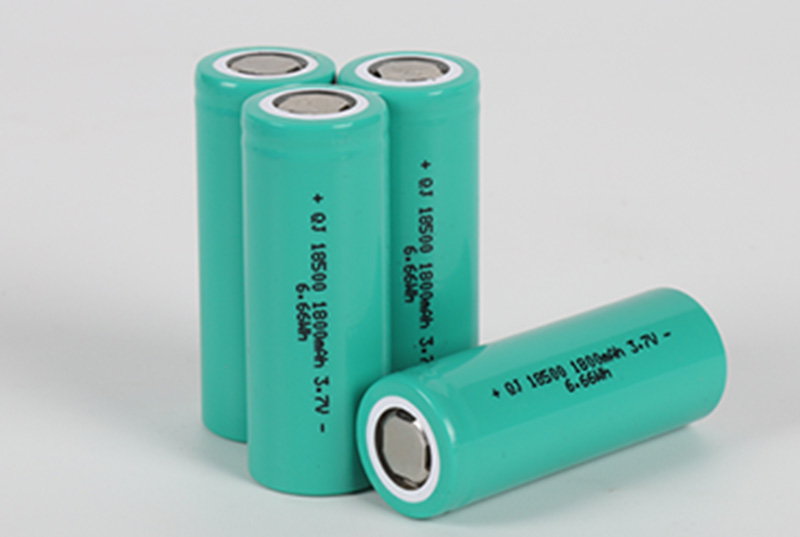 Structural features of cylindrical, square and soft-pack lithium batteries